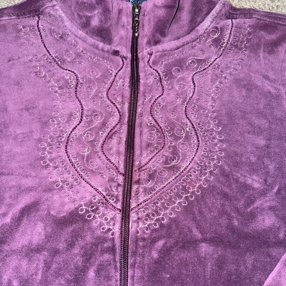 Detailed Embroidered Zip-Up Jacket - Picture 2 of 4